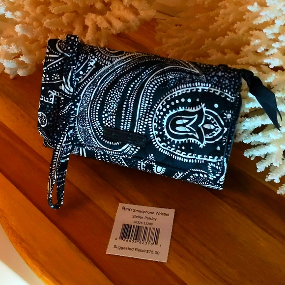 Vera Bradley - CELLPHONE HOLDER. WALLET TOO - NWT. A MUST! - Picture 10 of 10